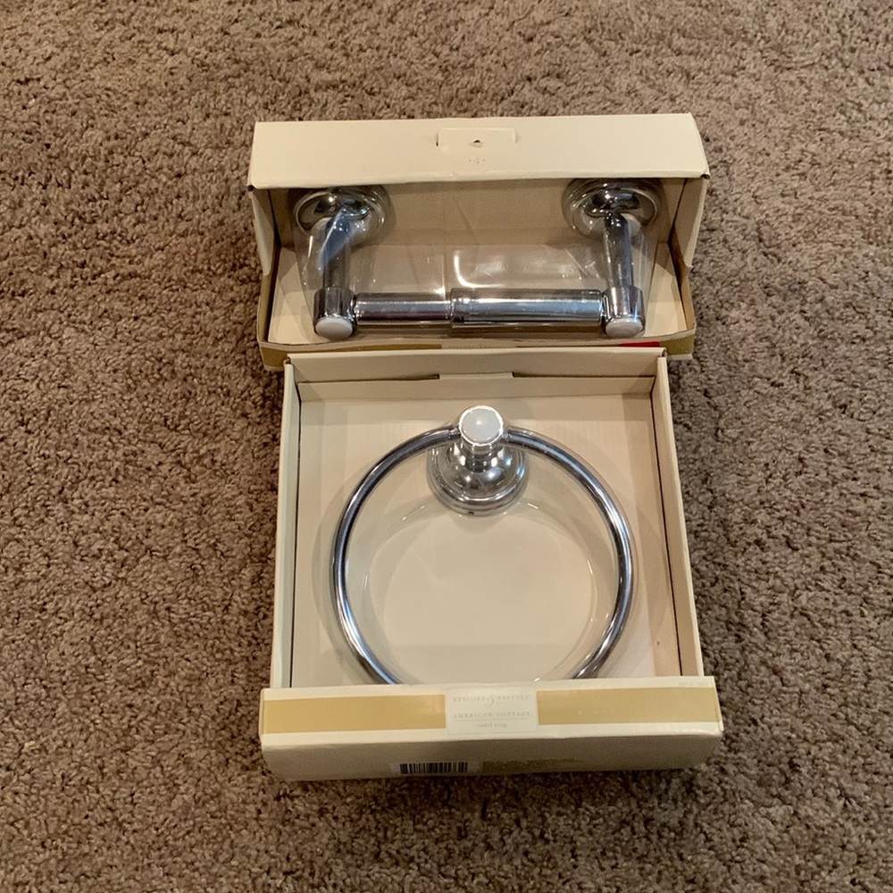NEW Bathroom set-towel ring and toilet paper holder